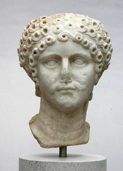 Hoofd van een vrouw, mogelijk Agrippina Minor, c.50 AD door Roman