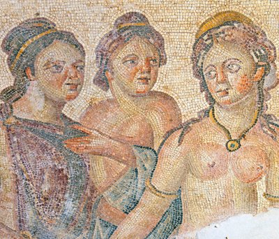 Leda en haar Dienstmeisjes, detail van Leda en Zeus mozaïek, Huis van Aion, Paphos, Cyprus door Roman
