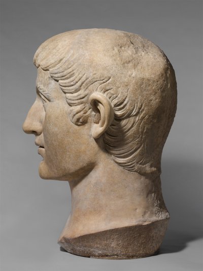 Marmeren portretkop van keizer Constantijn I, c.325-370 AD (marmer) door Roman