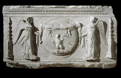Marmeren reliëffragment van de Plaza de la Consolazione in Rome door Roman