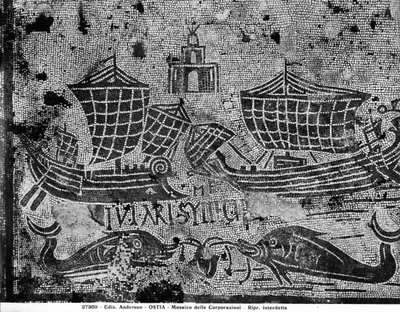 Pavement detail van de Piazzale dell Corporazioni met een nautische scène (mozaïek) door Roman