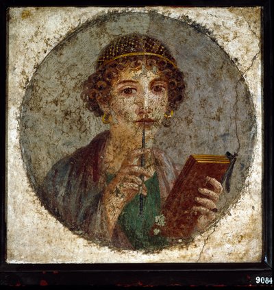 Portret van Sappho (of Sappho) Griekse dichteres. Romeinse vrouw met boek en pen (stylus of stijl), uit Pompeii, Napels, Italië door Roman