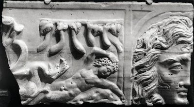 Reliëf dat Jona en de Walvis afbeeldt, uit de catacombe van St. Priscilla, Rome door Roman
