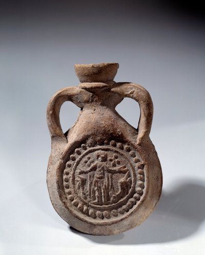 Romeinse kunst: Terracotta lofbulb met voet die een heilige voorstelt door Roman