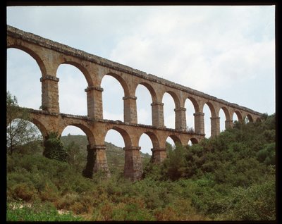 Romeinse kunst: uitzicht op het aquaduct van Tarragona (Aquaduct van de Ferreres of Pont du Diable) 1e eeuw, Spanje door Roman