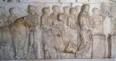 Romeinse oude kunst: offer aan God Mars: suovetaurilia rond 15-16 AD. Marmeren sculptuur, Boven-Romeinse Rijk (27 v.Chr.-235 n.Chr.), van de site van Champ-de-Mars (in Rome). Parijs, Musee Du Louvre door Roman