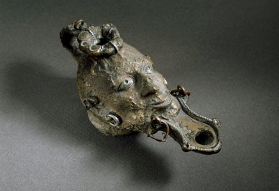 Romeinse kunst: bronzen olielamp in de vorm van een gezicht door Roman