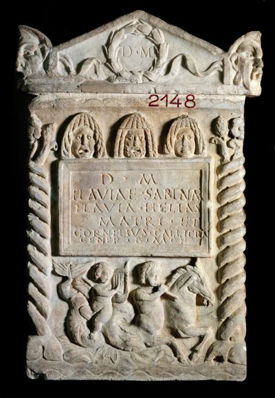 Romeinse kunst: cinerarium in Parijse marmer door Flavia Sabina, aangeboden door haar dochter en schoonzoon. 2e eeuw na Chr. uit Rome. Louvre museum door Roman