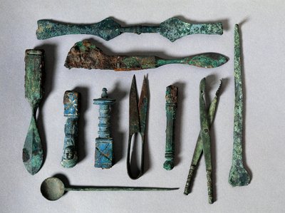 Romeinse kunst: set chirurgische instrumenten uit het Huis van de Chirurg in Pompeii. 1e eeuw v.Chr. Napels, Museo Archeologico Nazionale door Roman