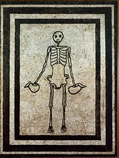 Romeinse kunst: skelet met twee kruiken door Roman