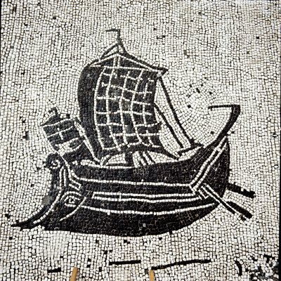 Sabratha-schip keert terug naar de haven van Ostia door Roman