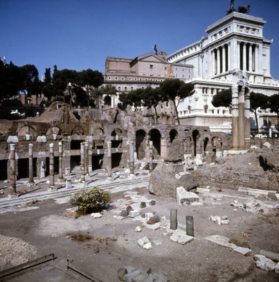 Het Caesar Forum begon in 54 v.Chr. en eindigde onder keizer Augustus (Octavianus of Octavianus) (63 v.Chr. - 14). Rome. door Roman