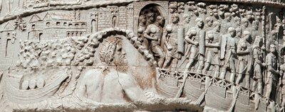 De Romeinse legioenen varen in Ancona onder de bescherming van Neptunus. Detail van de zuil van Trajanus (Colonna Traiana) in Rome, gebouwd tijdens het bewind van keizer Trajanus (53-117). De Trajanus-zuil herdenkt de overwinningstochten van de keizer door Roman