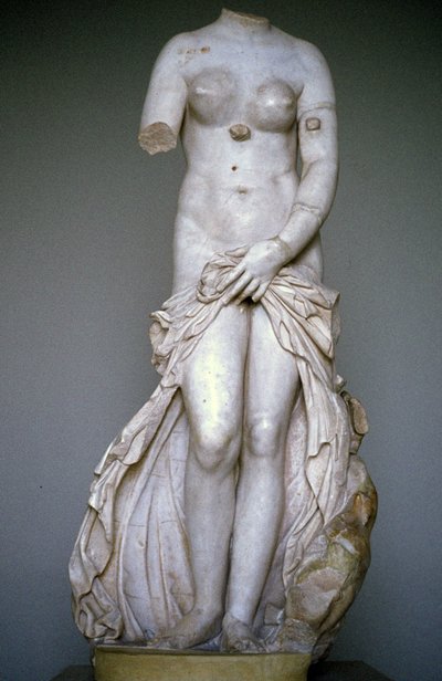 Venus Laudolina of anadyomene. Beeldhouwwerk, Museum van Syracuse, Sicilië, Italië door Roman