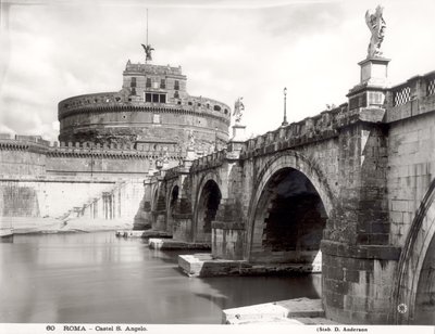 Uitzicht op het kasteel en de brug, gebouwd 135-39 AD, gezien vanaf de oevers van de Tiber door Roman