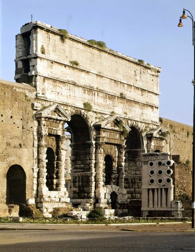 Uitzicht op de Maggiore poort, dit is het punt waar het aquaduct van Claude eindigt in 38 na Christus. Rome door Roman
