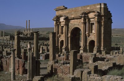 Boog van Trajanus en Capitoolse tempel, c.100 AD, Hoge Keizerlijke Periode door Roman Imperial Period