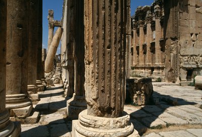 Tempel van Bacchus, detail, Hoge Keizerlijke Periode (27 v.Chr.-395 n.Chr.) door Roman Imperial Period