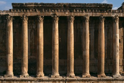 Tempel van Bacchus, uitzicht op de colonnade; Hoge Keizerlijke Periode door Roman Imperial Period
