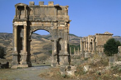 Triomfboog gebouwd ter ere van keizer Caracalla, Hoge Keizerlijke Periode (27 v.Chr.-395 n.Chr.) door Roman Imperial Period