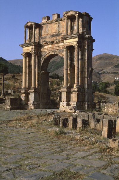 Triomfboog gebouwd ter ere van keizer Caracalla, Hoge Keizerlijke Periode door Roman Imperial Period