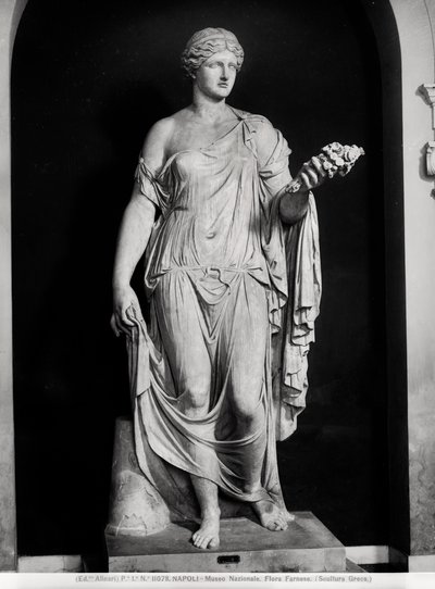 Vrouwelijk standbeeld genaamd Flora Farnese, 2e-3e eeuw na Christus door Roman Roman