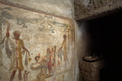 Fresco van Lararium bij ingang van keuken, Huis van Caius Julius Polybius, Pompeii (UNESCO Werelderfgoedlijst) door Roman Roman