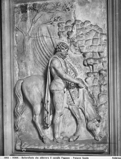 Keizerlijke plaat met gebeeldhouwde reliëf die Bellerophon toont die het gevleugelde paard Pegasus bij een bron water geeft, Corridoio dei Bassorilievi van Palazzo Spada, Rome door Roman Roman