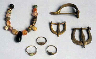 Ringen, gespen en fibulae, Masada (gemengde media) door Roman Roman