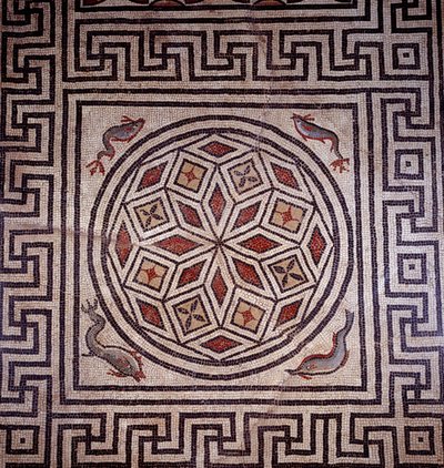 Romeinse kunst: mozaïek versierd met dolfijnen. Nîmes, archeologiemuseum. door Roman Roman