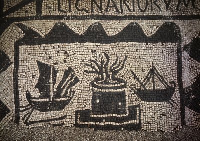 Romeinse koopvaardij en vuurtoren, oud Ostia (Ostia), Piazza delle Corporazioni. door Roman Roman