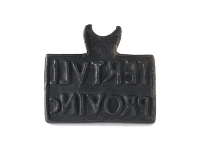 Romeinse stempel gebruikt voor het stempelen van producten of eigendommen, uit Cramond, Midlothian, 140-211 na Christus door Roman Roman