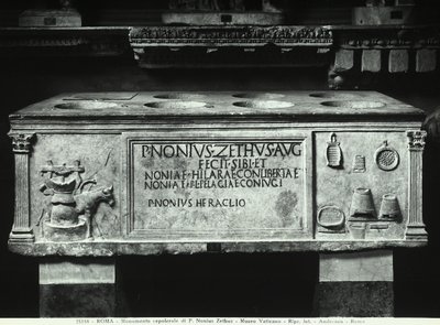 Sarcophagus van Nonius Zethus (marmer) door Roman Roman