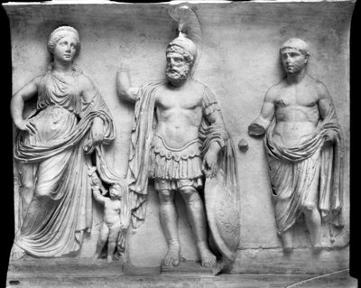 Venus, Mars en Divus Julius door Roman Roman