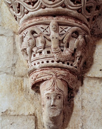 Een zeemeermin, gebeeldhouwde kapiteel van het koor door Romanesque