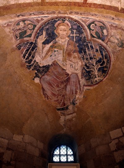 Christus in majesteit (in glorie). 13e-eeuwse fresco, crypte van de Kathedraal van Auxerre door Romanesque
