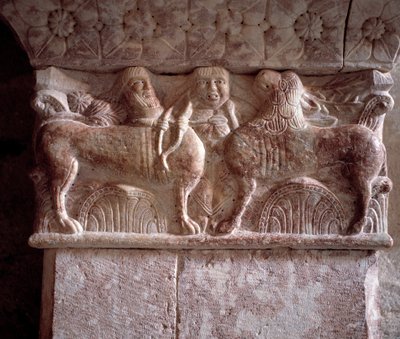 Jachtscène, gebeeldhouwde kapiteel in de tribune van de Priorij door Romanesque
