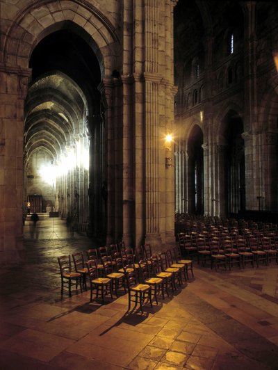 Interieur van de Cathédrale Saint-Lazare d