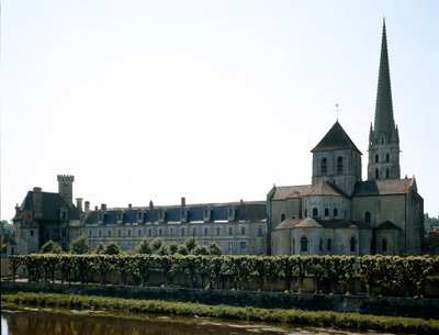 Romaans kunst: aanzicht van de Basiliek van Saint Savin-sur-Gartempe, gesticht in de 11e eeuw. Saint Savin, Wenen door Romanesque