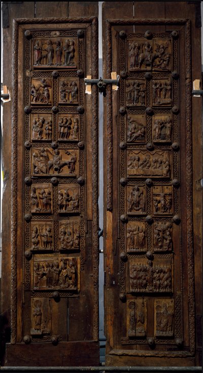 Romaans kunst: houten deur uit het midden van de 12e eeuw van de Kerk van St. Maria van het Kapitool in Keulen, Duitsland (Sankt Maria im Kapitol, Keulen) door Romanesque
