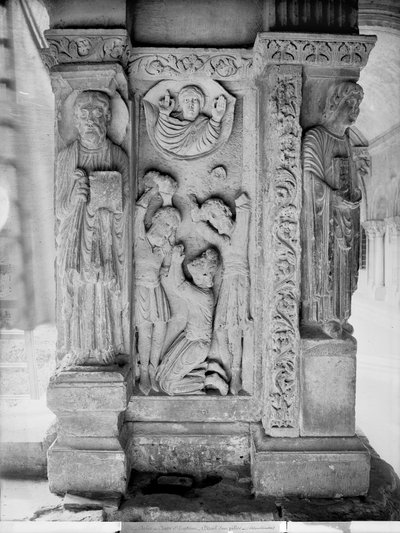 De steniging van St. Stefanus, van een pilaar in het klooster door Romanesque