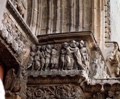 De kus van Judas, fries van het portaal door Romanesque