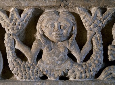Twee-staart zeemeermin, detail van Romaans fries, Italië door Romanesque