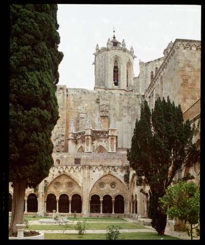 Uitzicht op het klooster en de kathedraal van Sainte Thecle in Tarragona door Romanesque