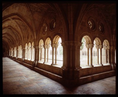 Uitzicht op het klooster van de Kathedraal Sainte Thecle in Tarragona door Romanesque