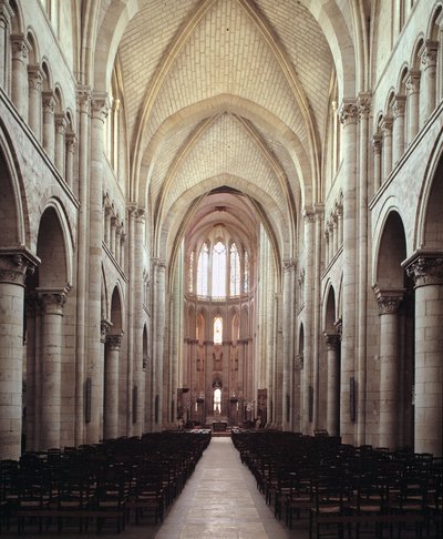 Overzicht van het schip door Romanesque