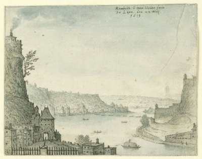 Gezicht op een stad aan een rivier door Rombout van den Houte
