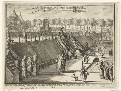 Gezicht (van opzij) op een terraswaterval in het park van Paleis Het Loo door Romeyn de Hooghe