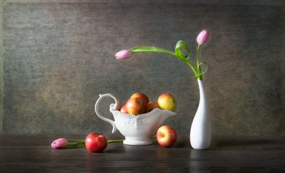 Elegante appels en tulpen door Rong Wei