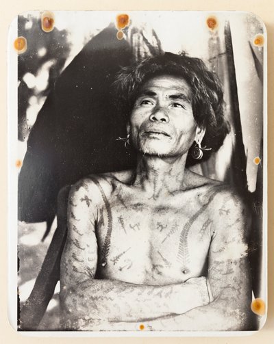 Een getatoeëerde Ifugao uit het Kababuyan-district door Roy Barton